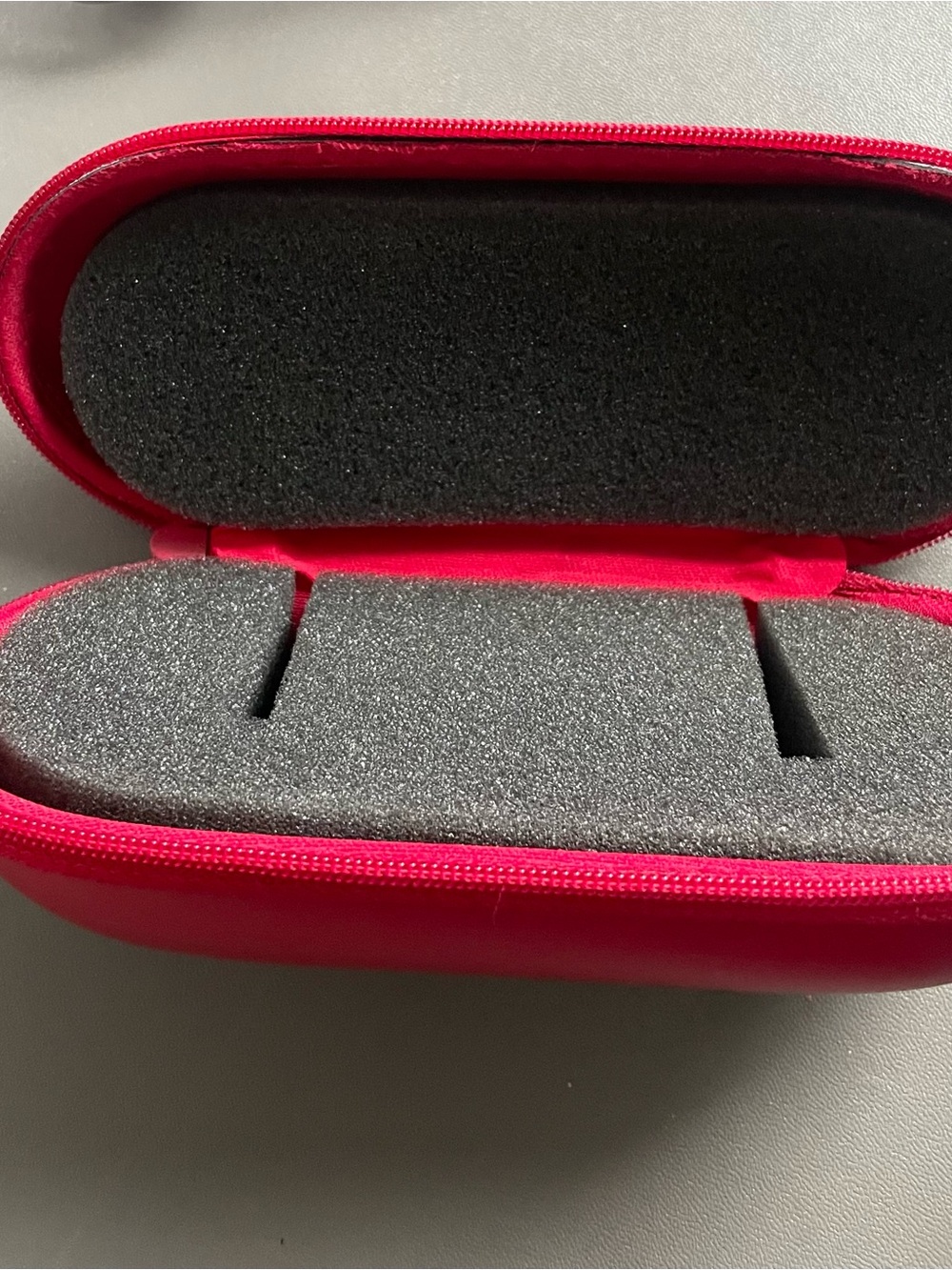 Omega Red Zip Travel Case - Picture 2 of 3